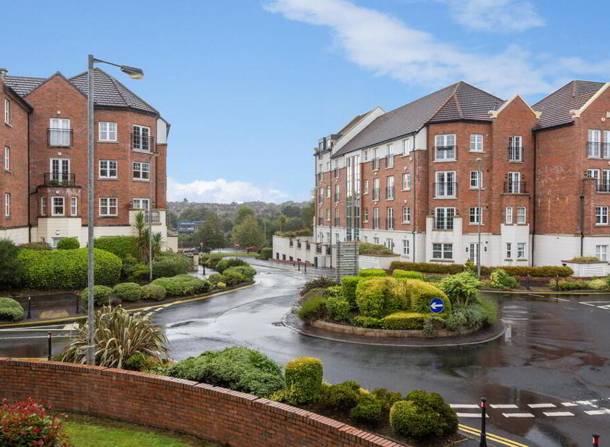 8 Academy House, College Drive, Wellington Square, Belfast, BT7 3LF