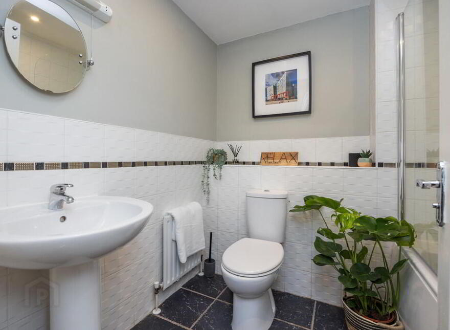 8 Academy House, College Drive, Wellington Square, Belfast, BT7 3LF