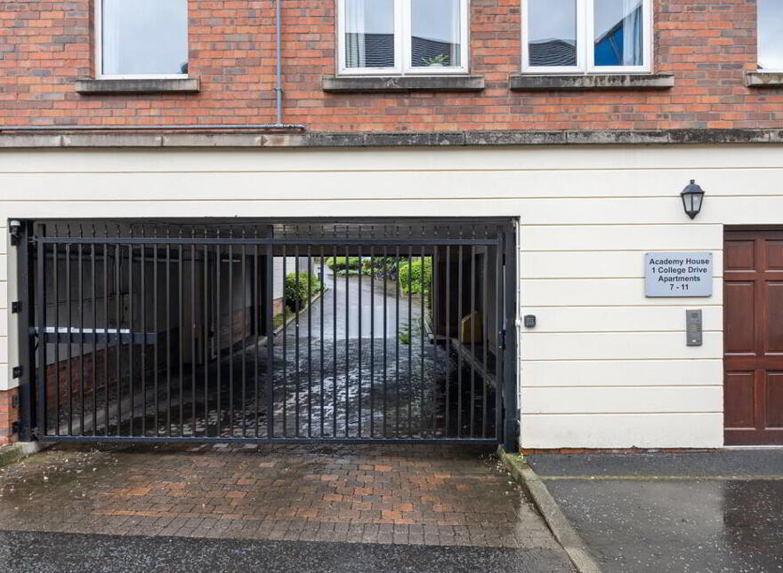 8 Academy House, College Drive, Wellington Square, Belfast, BT7 3LF