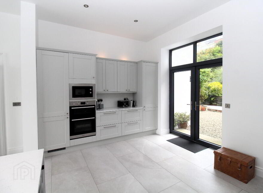 172 Seacliff Road, Bangor, BT20 5HA