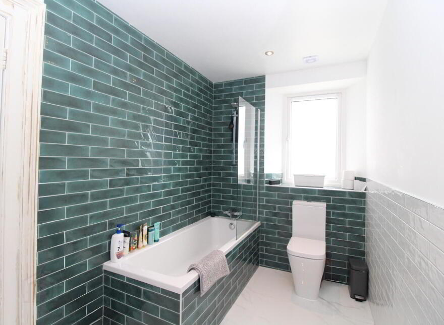 172 Seacliff Road, Bangor, BT20 5HA