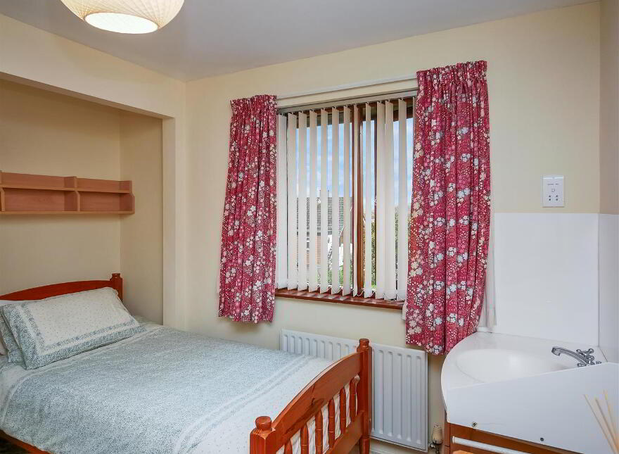 Apt 6, Dunbrae, Cregagh Park, Belfast, BT6 9LF