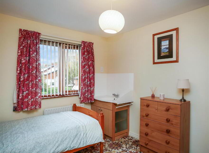 Apt 6, Dunbrae, Cregagh Park, Belfast, BT6 9LF