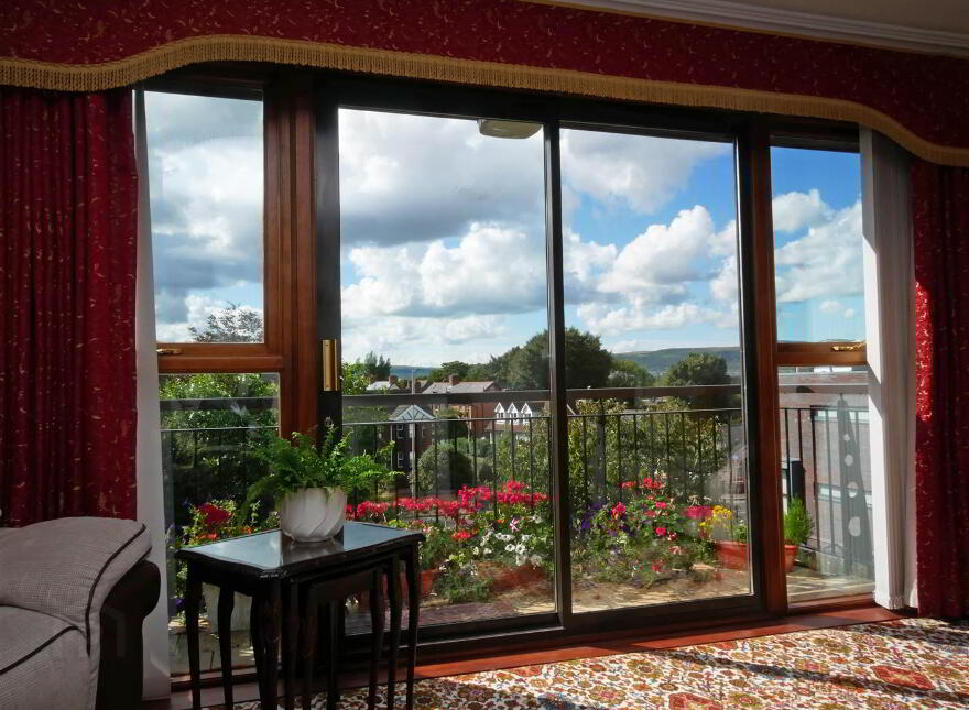 Apt 6, Dunbrae, Cregagh Park, Belfast, BT6 9LF