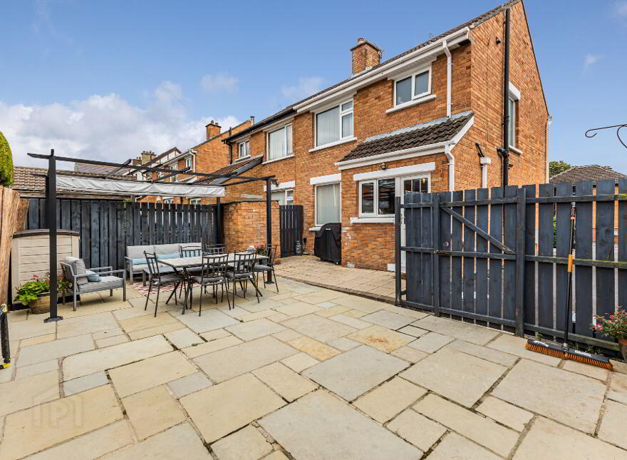 35 Sandhill Parade, Belfast, BT5 6FG