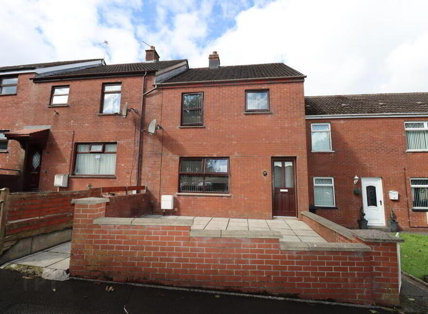7 Ballyearl Close, Newtownabbey, BT36 5FF photo