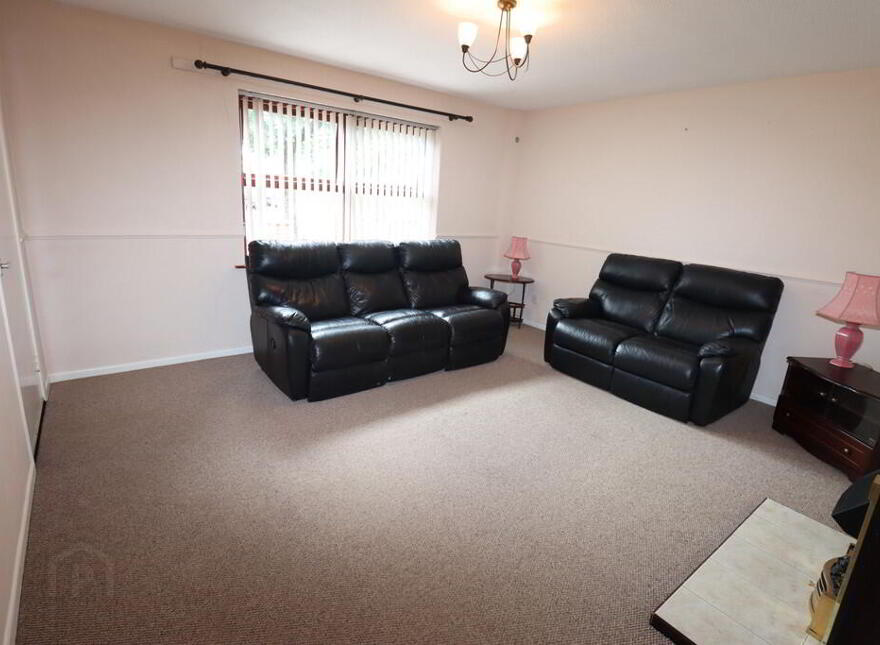 7 Ballyearl Close, Newtownabbey, BT36 5FF