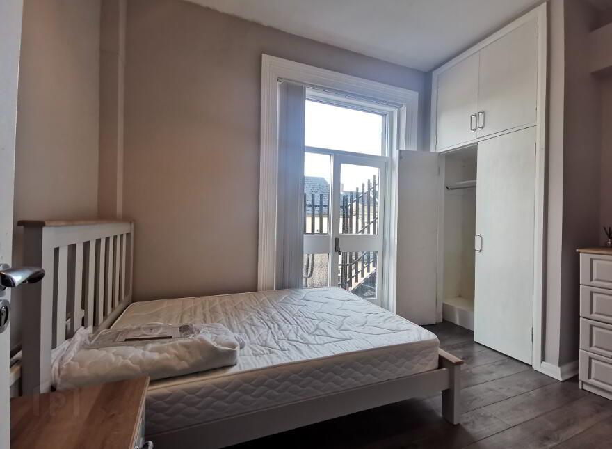 Room 4, 34 Northland Road, Londonderry, BT48 7NA