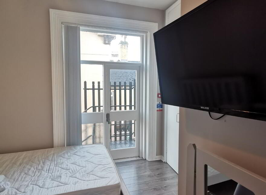Room 4, 34 Northland Road, Londonderry, BT48 7NA