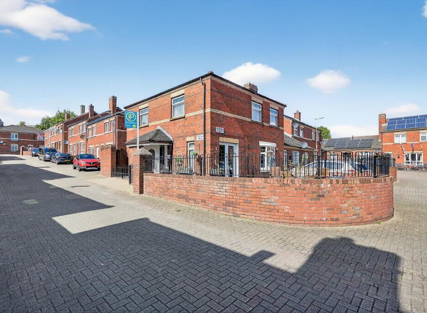 14 Disraeli Walk, Belfast, BT13 3JZ
