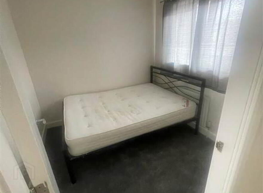 College Central, 904, 4 College Avenue, Belfast, BT1 6AA