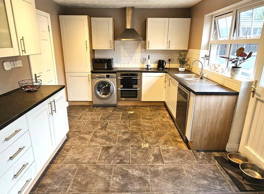 1 Douglas Avenue, Burnside, Ballyclare, BT39 0UA