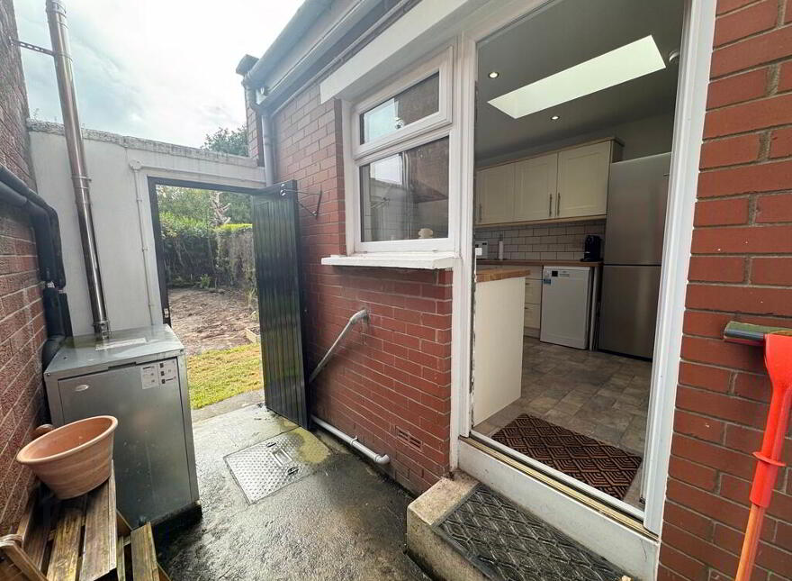 19 Weston Drive, Belfast, BT9 7JF