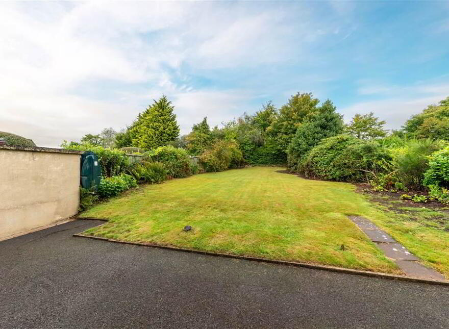 14 Fairview Park, Derriaghy, Belfast, BT17 9HL