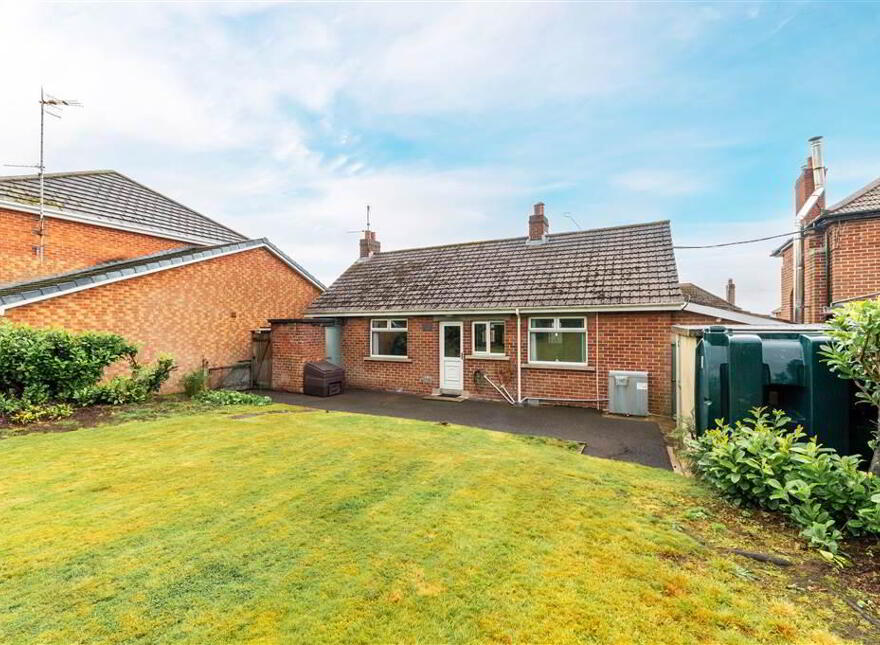 14 Fairview Park, Derriaghy, Belfast, BT17 9HL