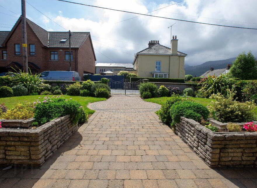 11 Bryansford Gardens, Newcastle, BT33 0EQ