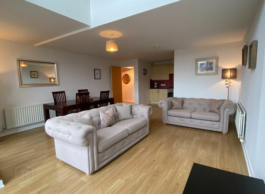 36 Queens Square, Belfast, BT1 3FF