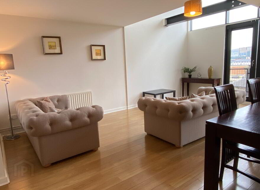 36 Queens Square, Belfast, BT1 3FF