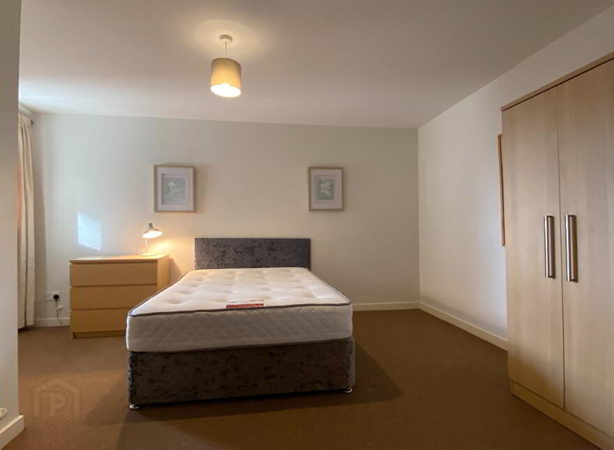 36 Queens Square, Belfast, BT1 3FF