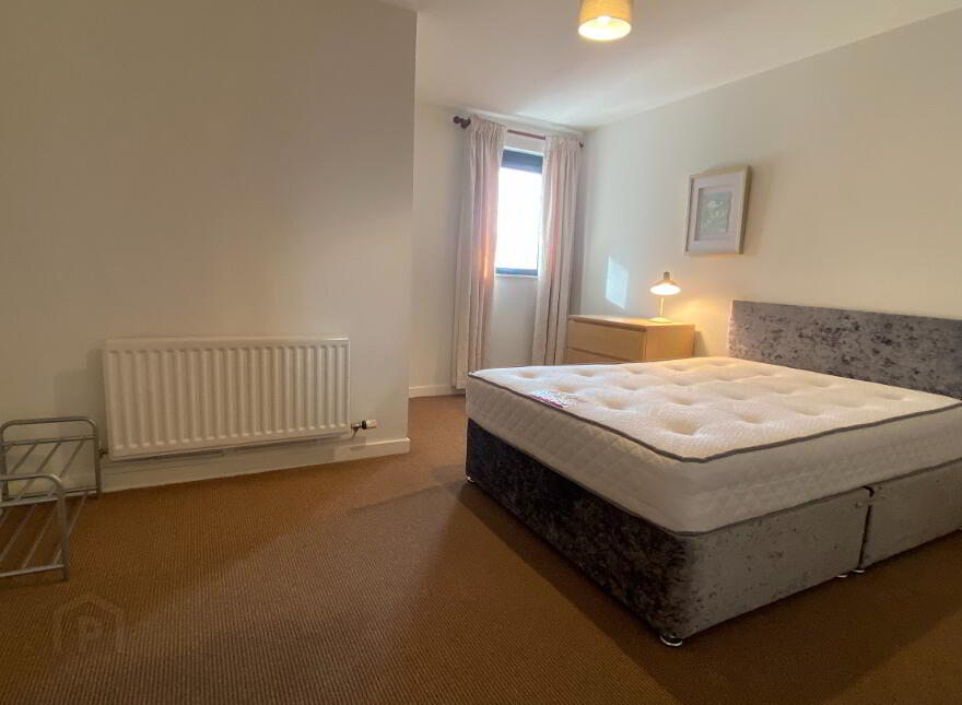 36 Queens Square, Belfast, BT1 3FF