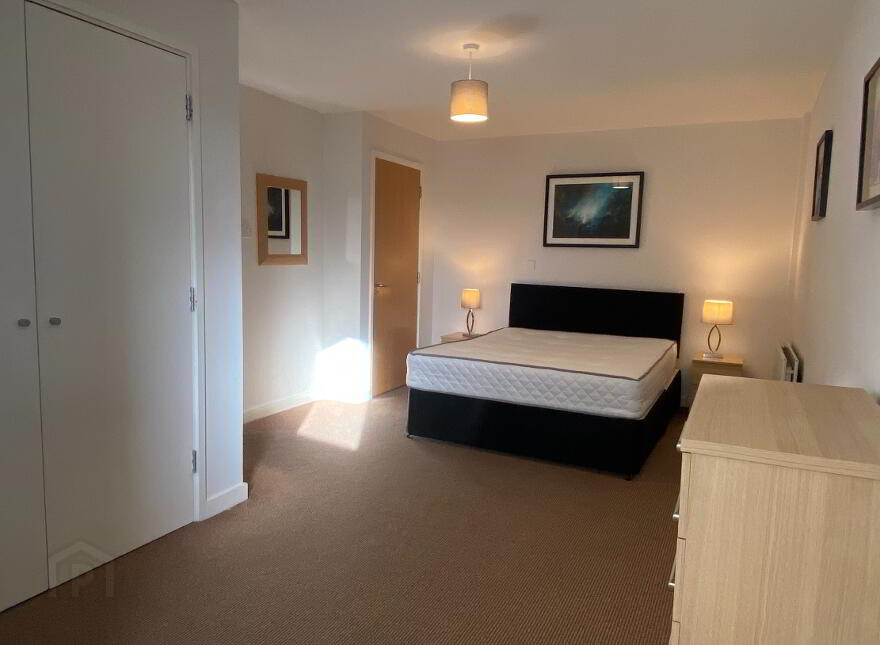 36 Queens Square, Belfast, BT1 3FF