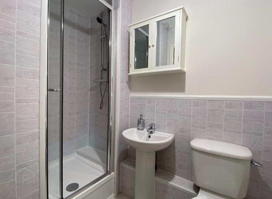 36 Queens Square, Belfast, BT1 3FF