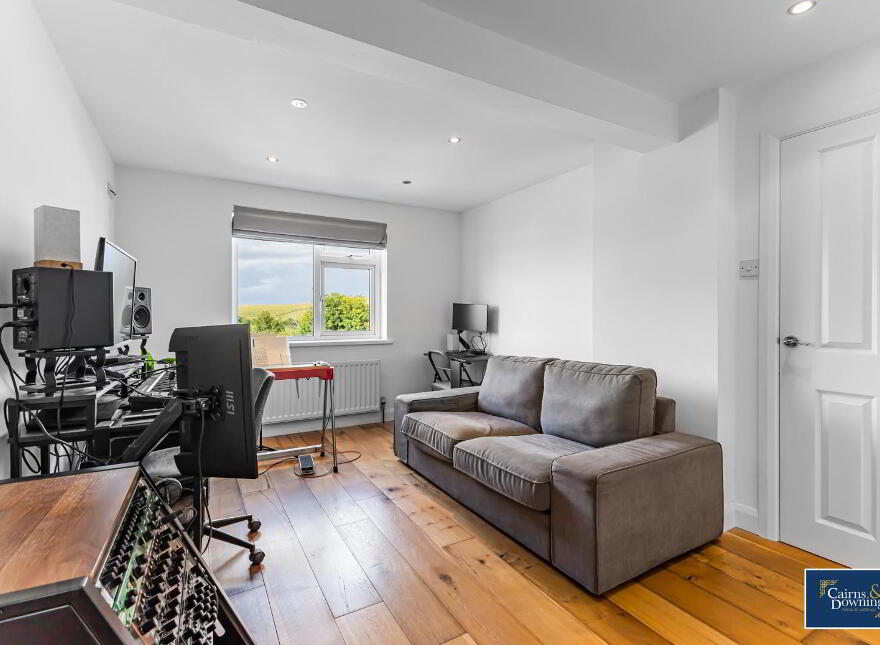 10 New Houses, Tullymacarath, Dromore, BT25 1LH