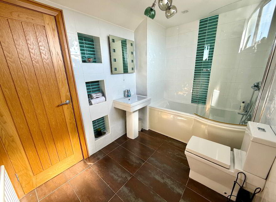 2a Kingsfort Park, Derry, BT48 7SY
