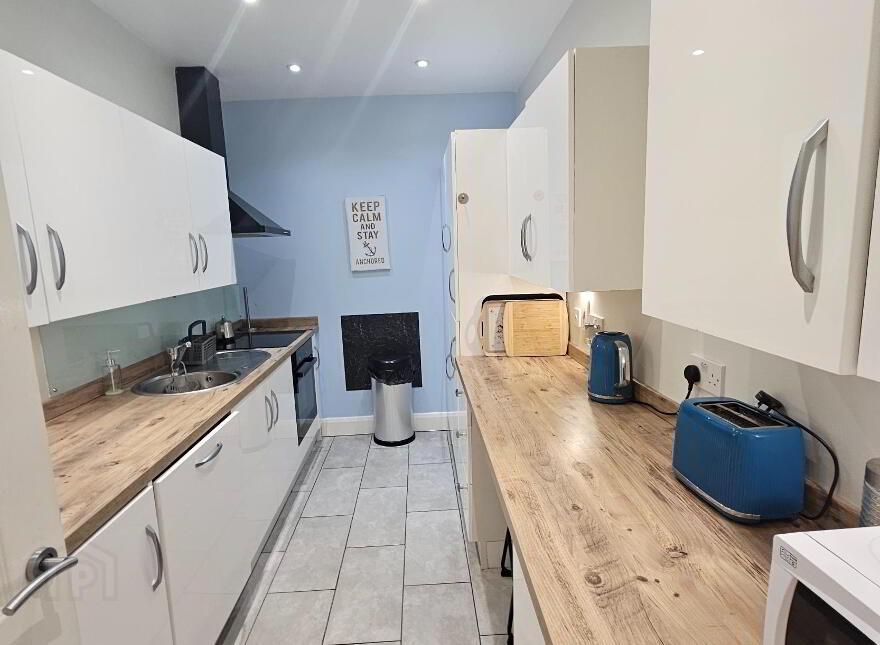 5a Antrim Gardens, Portrush, BT56 8AR