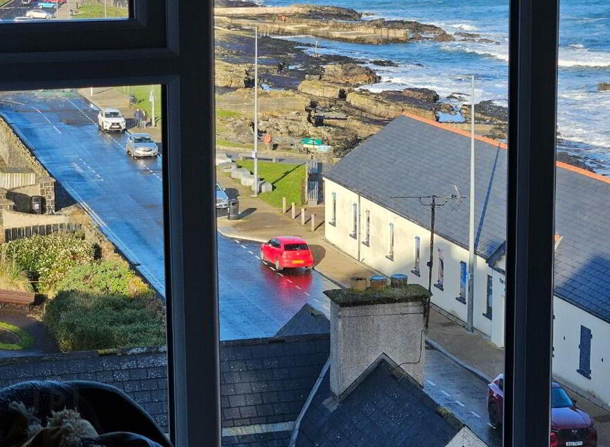 5c Antrim Gardens, Portrush, BT56 8AR