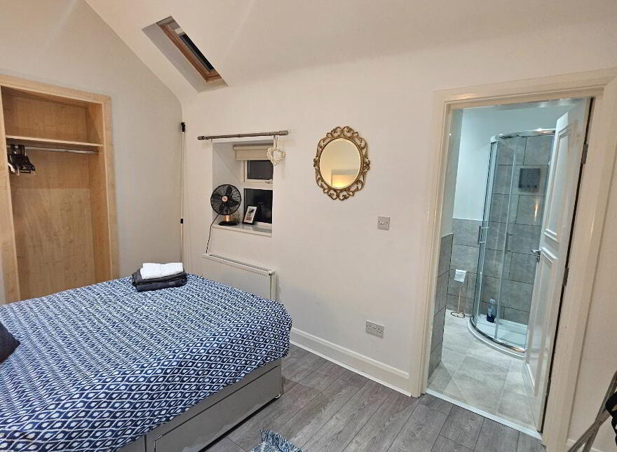 5c Antrim Gardens, Portrush, BT56 8AR