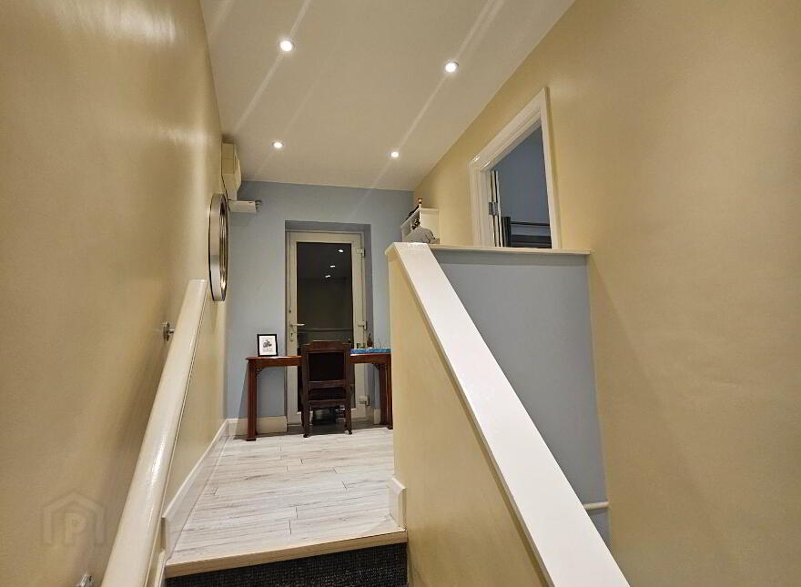 5c Antrim Gardens, Portrush, BT56 8AR