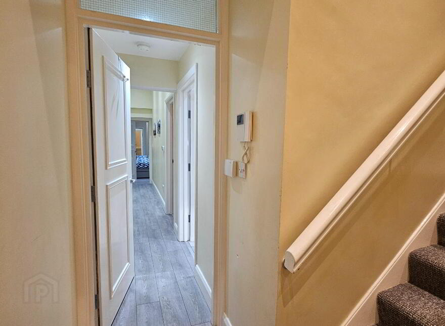 5c Antrim Gardens, Portrush, BT56 8AR
