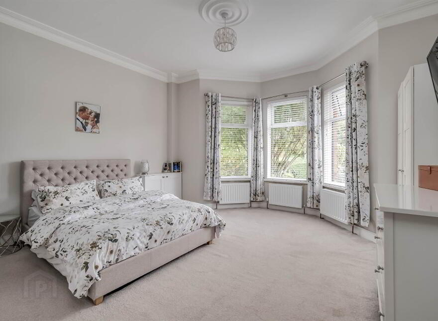 49 Finaghy Park Central, Belfast, BT10 0HP