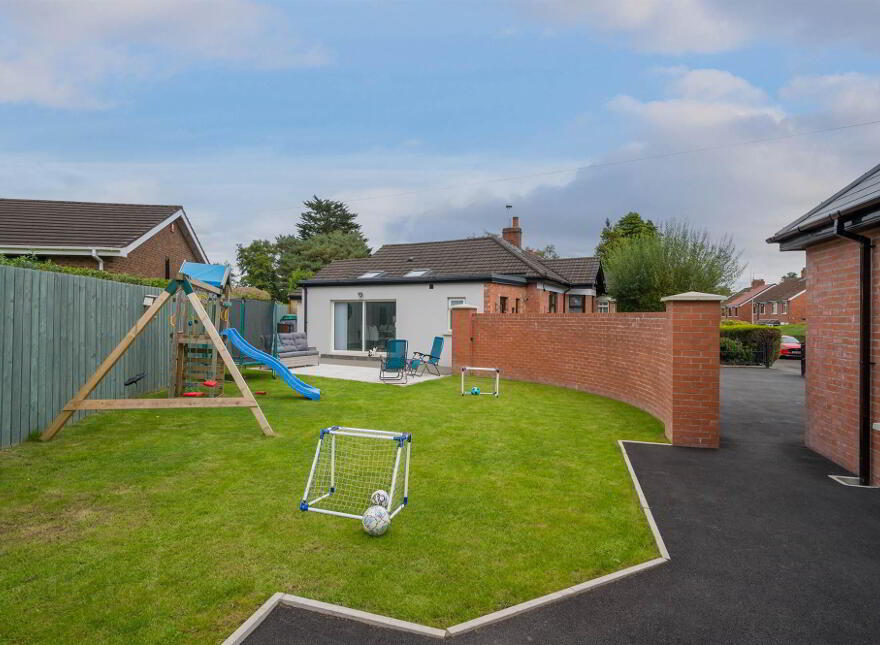 49 Finaghy Park Central, Belfast, BT10 0HP