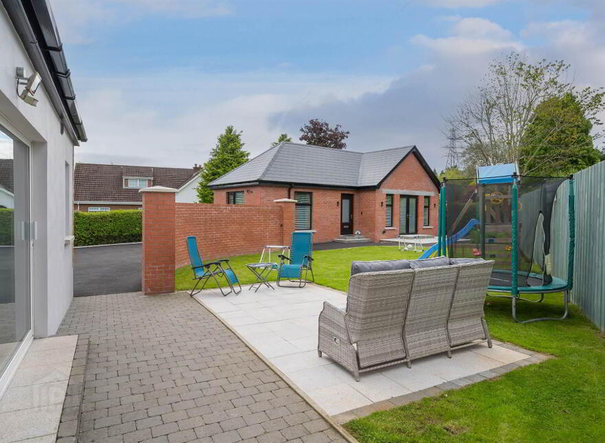 49 Finaghy Park Central, Belfast, BT10 0HP