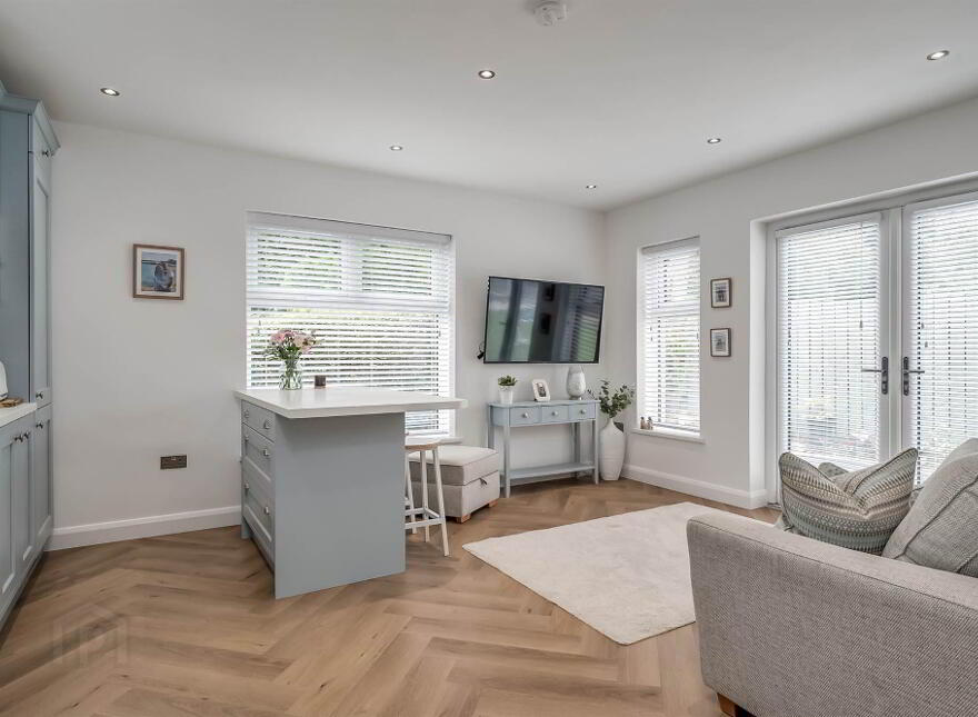 49 Finaghy Park Central, Belfast, BT10 0HP