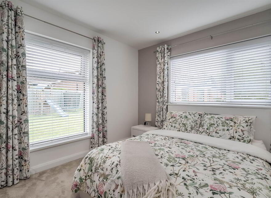 49 Finaghy Park Central, Belfast, BT10 0HP