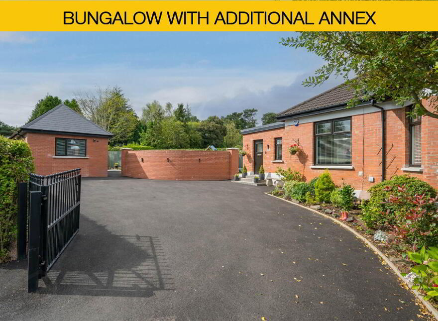 49 Finaghy Park Central, Belfast, BT10 0HP photo