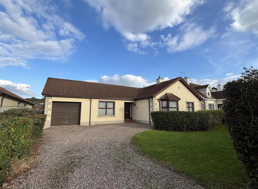 14 Croft Manor, Ballygally, Larne, BT40 2RU photo