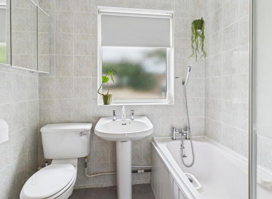 49 Hill Crest, Bangor, BT20 4EH