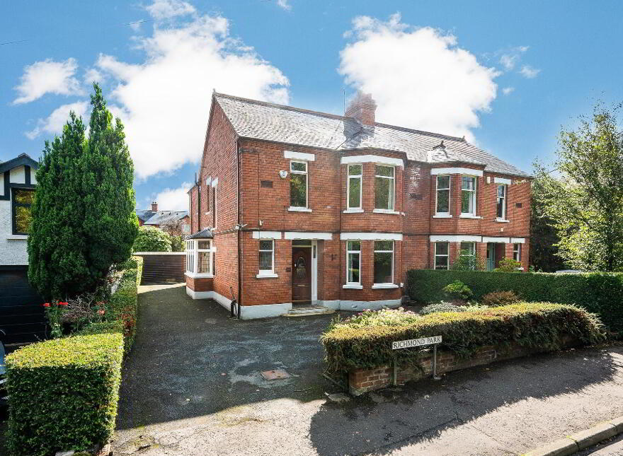 61 Richmond Park, Belfast, BT9 5EF photo