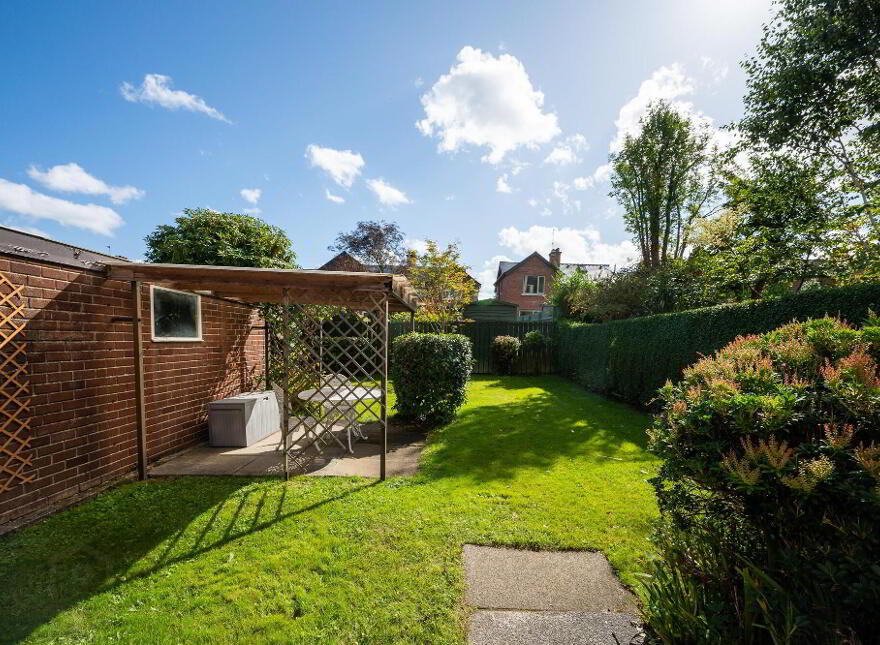 61 Richmond Park, Belfast, BT9 5EF