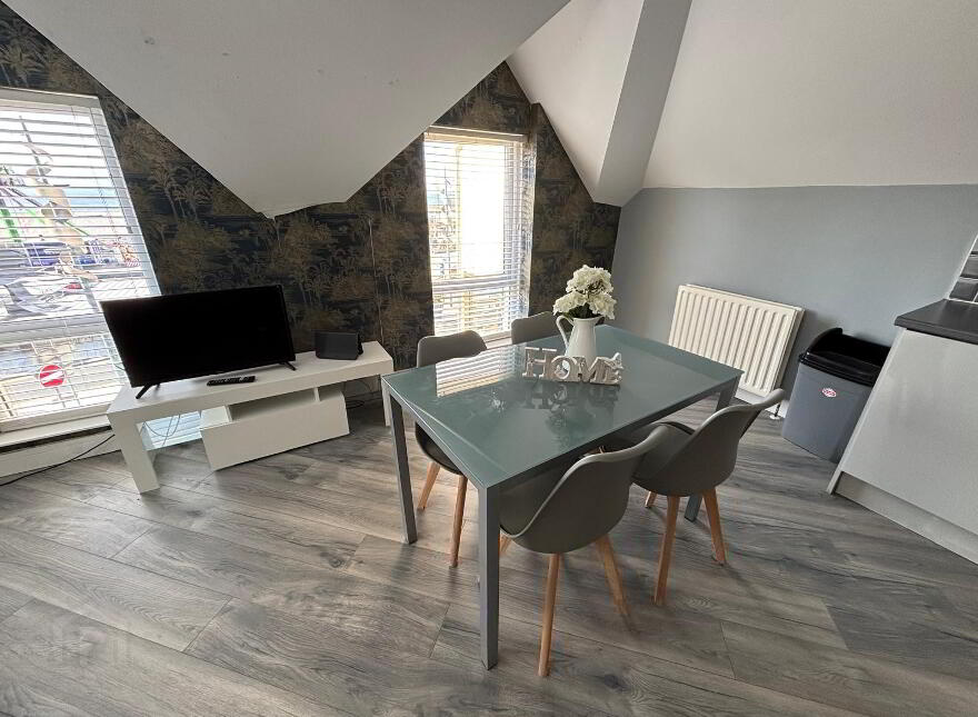 Unit 4, 2 Dunluce Street, Portrush, BT56 8DN