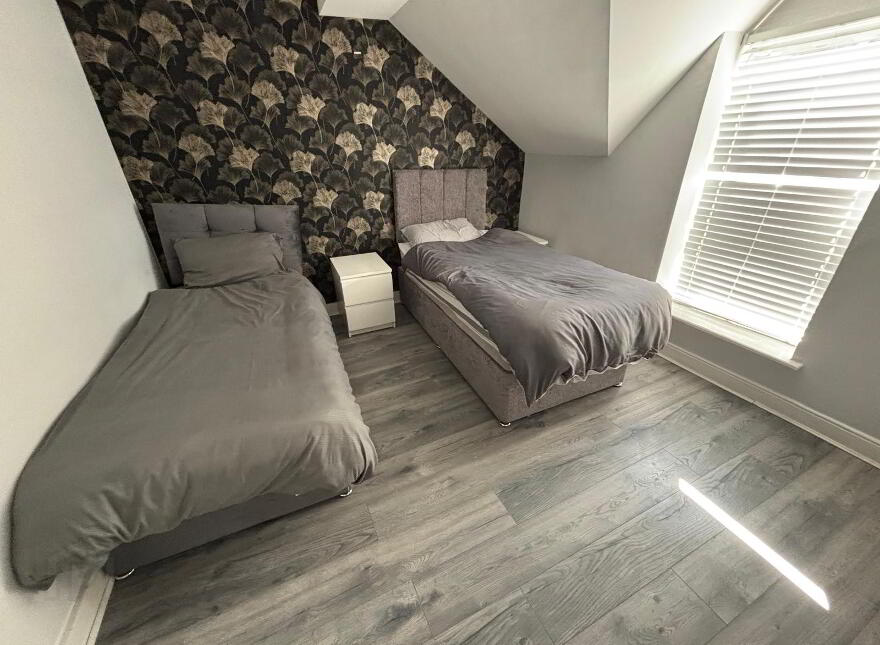 Unit 4, 2 Dunluce Street, Portrush, BT56 8DN