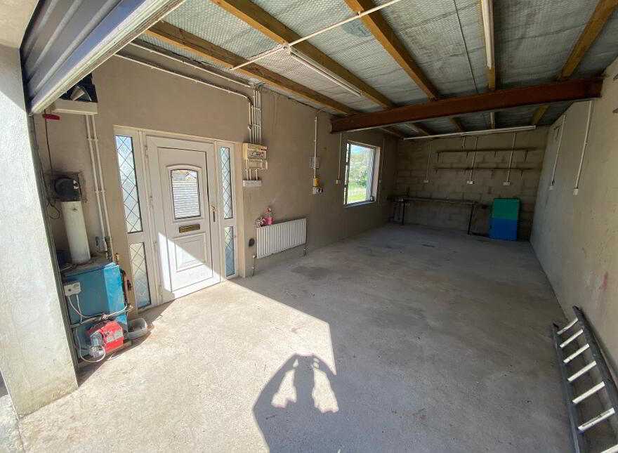 43 Antrim Road, Ballynahinch Road, BT24 8AN