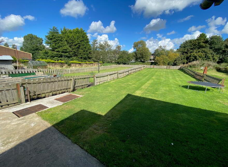 43 Antrim Road, Ballynahinch Road, BT24 8AN