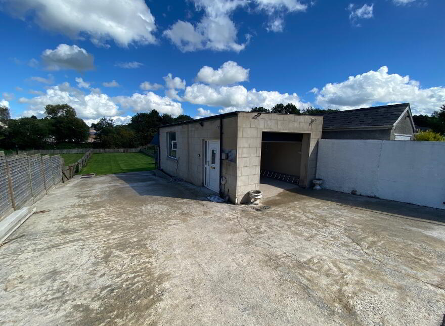 43 Antrim Road, Ballynahinch Road, BT24 8AN