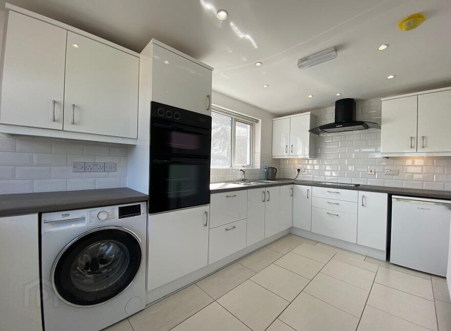43 Antrim Road, Ballynahinch Road, BT24 8AN