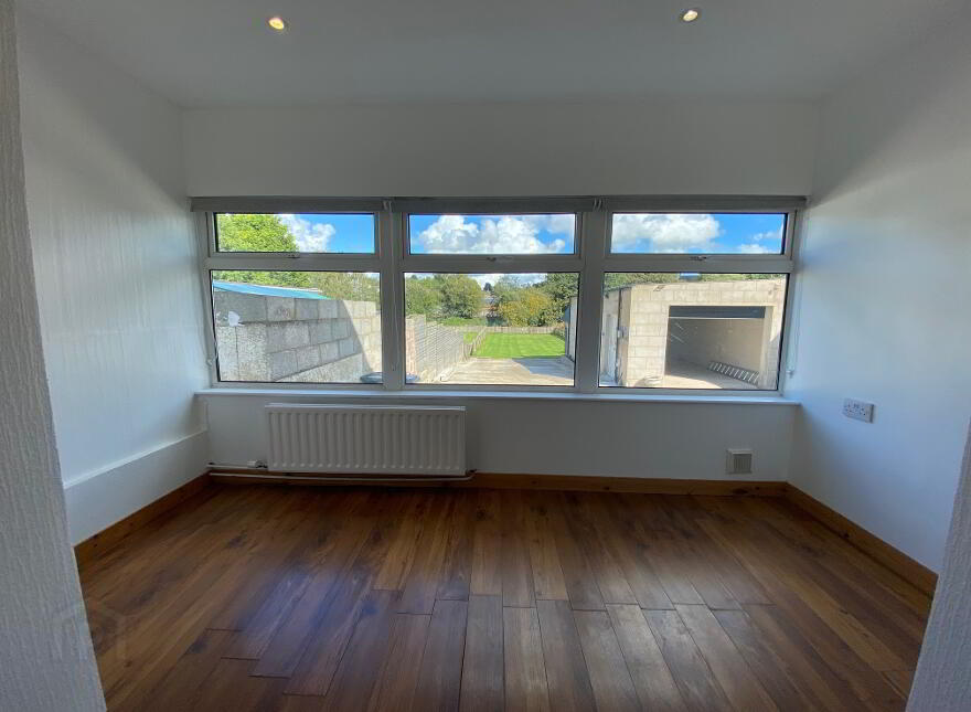 43 Antrim Road, Ballynahinch Road, BT24 8AN